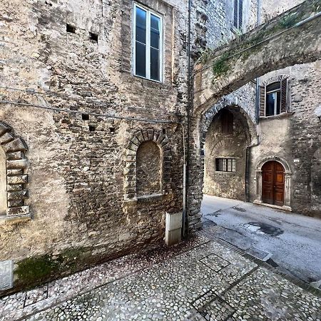 Vicoli E Arte Spoleto Appartement Buitenkant foto