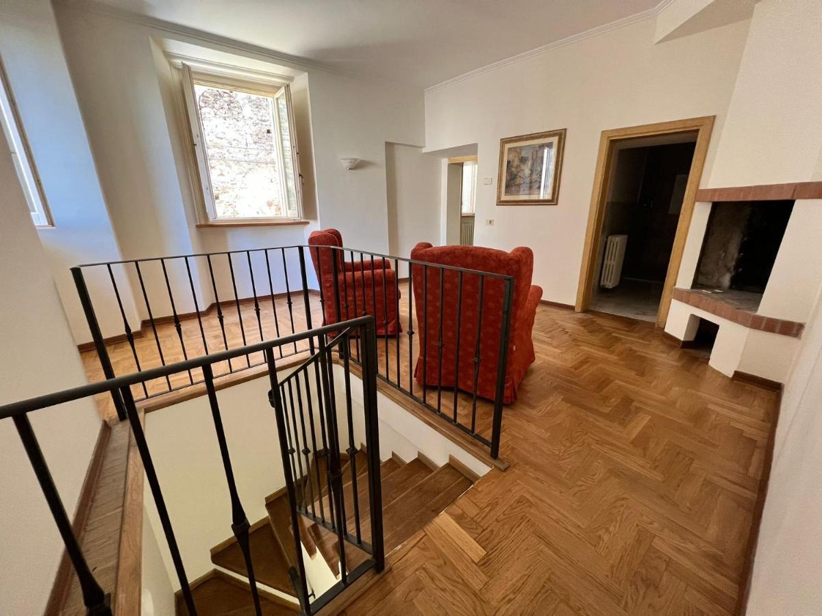 Vicoli E Arte Spoleto Appartement Buitenkant foto